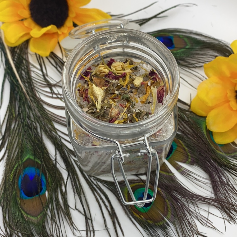 BNIB handmade moon ritual rise bath salts infused with a flower blend - Picture 7 of 8